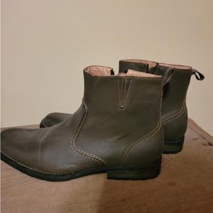 Size 13 Men’s Leather Zipper boots